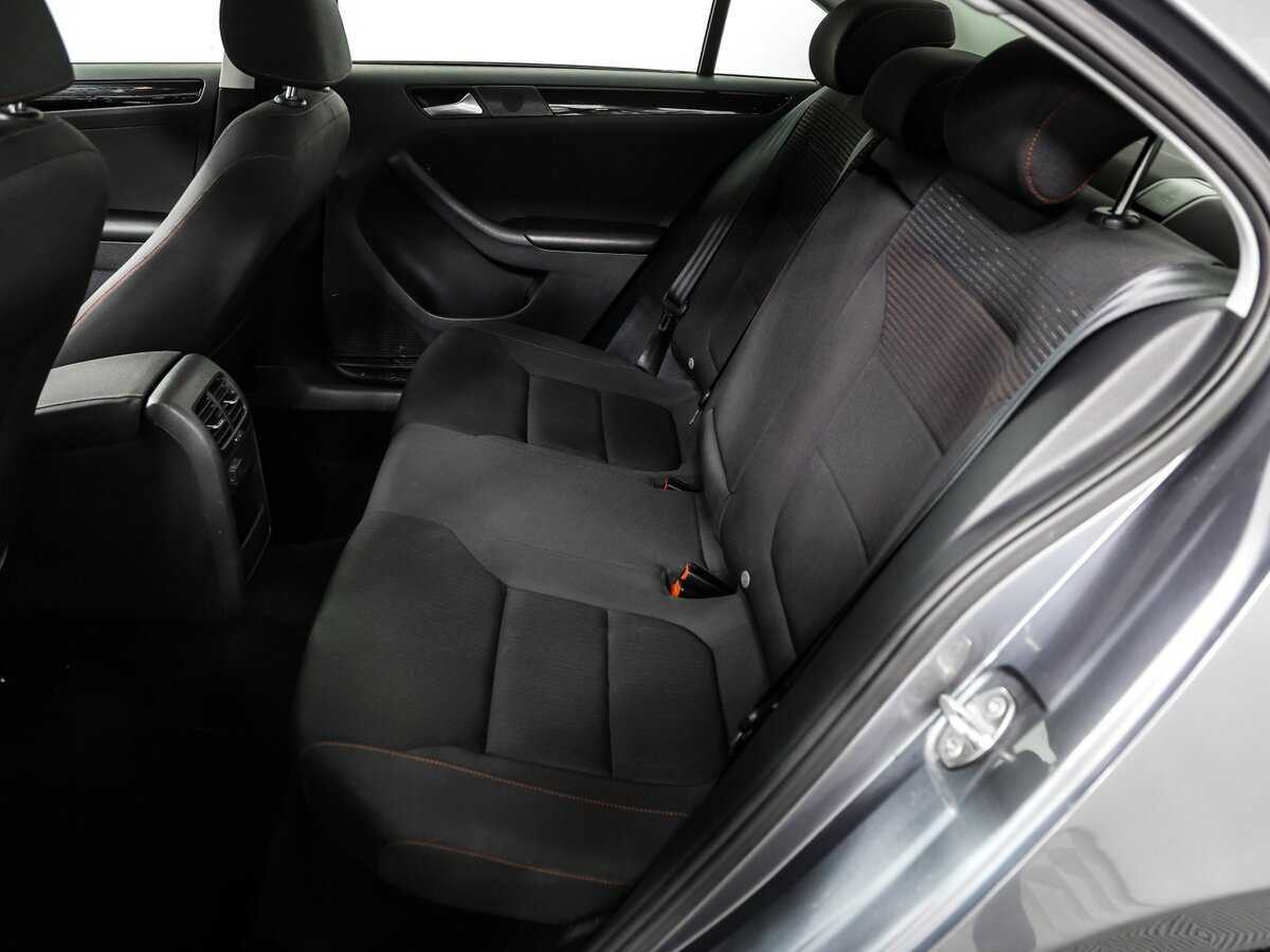 Volkswagen Jetta с пробегом — 2017 год. Фото: #12