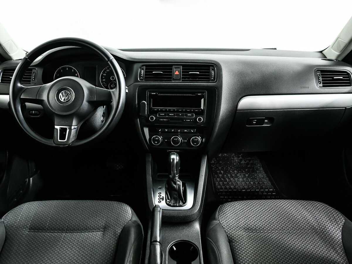 Volkswagen Jetta с пробегом — 2013 год. Фото: #10