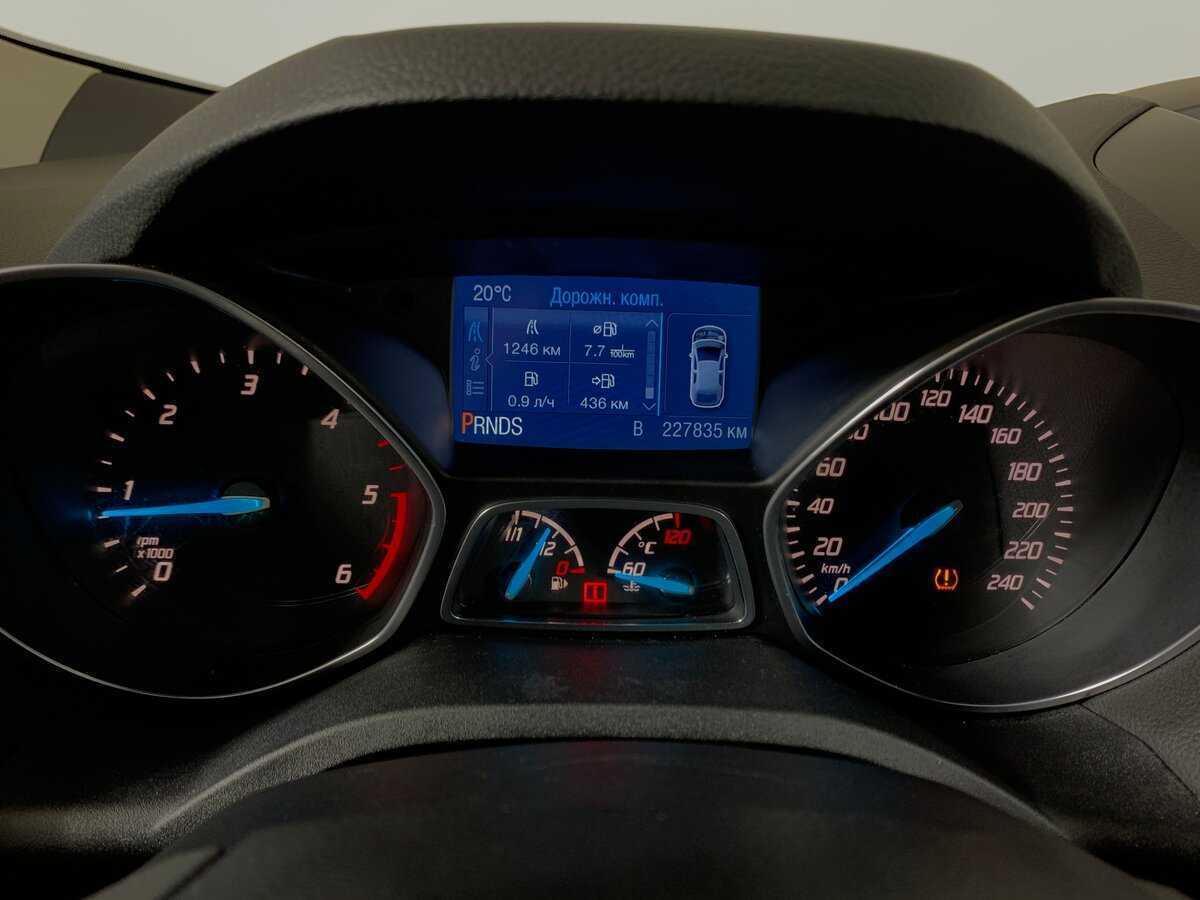 Ford Kuga с пробегом — 2014 год. Фото: #13