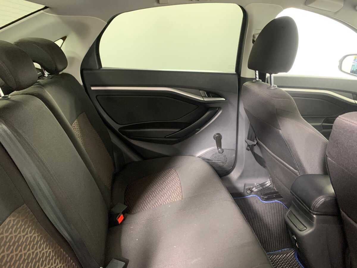 Lada (ВАЗ) Vesta с пробегом — 2019 год. Фото: #17