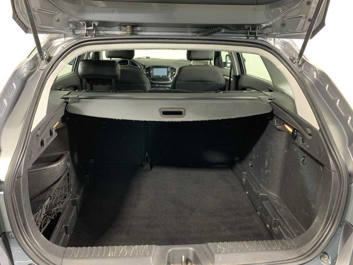 Lada (ВАЗ) Vesta с пробегом — 2019 год. Фото: #19