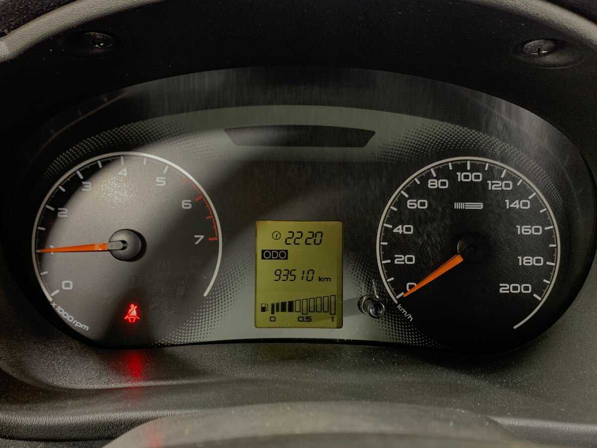 Lada (ВАЗ) Granta с пробегом — 2013 год. Фото: #14