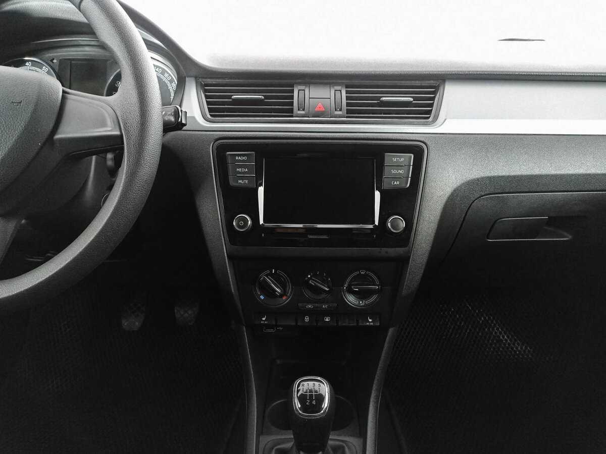 Skoda Rapid с пробегом — 2018 год. Фото: #12