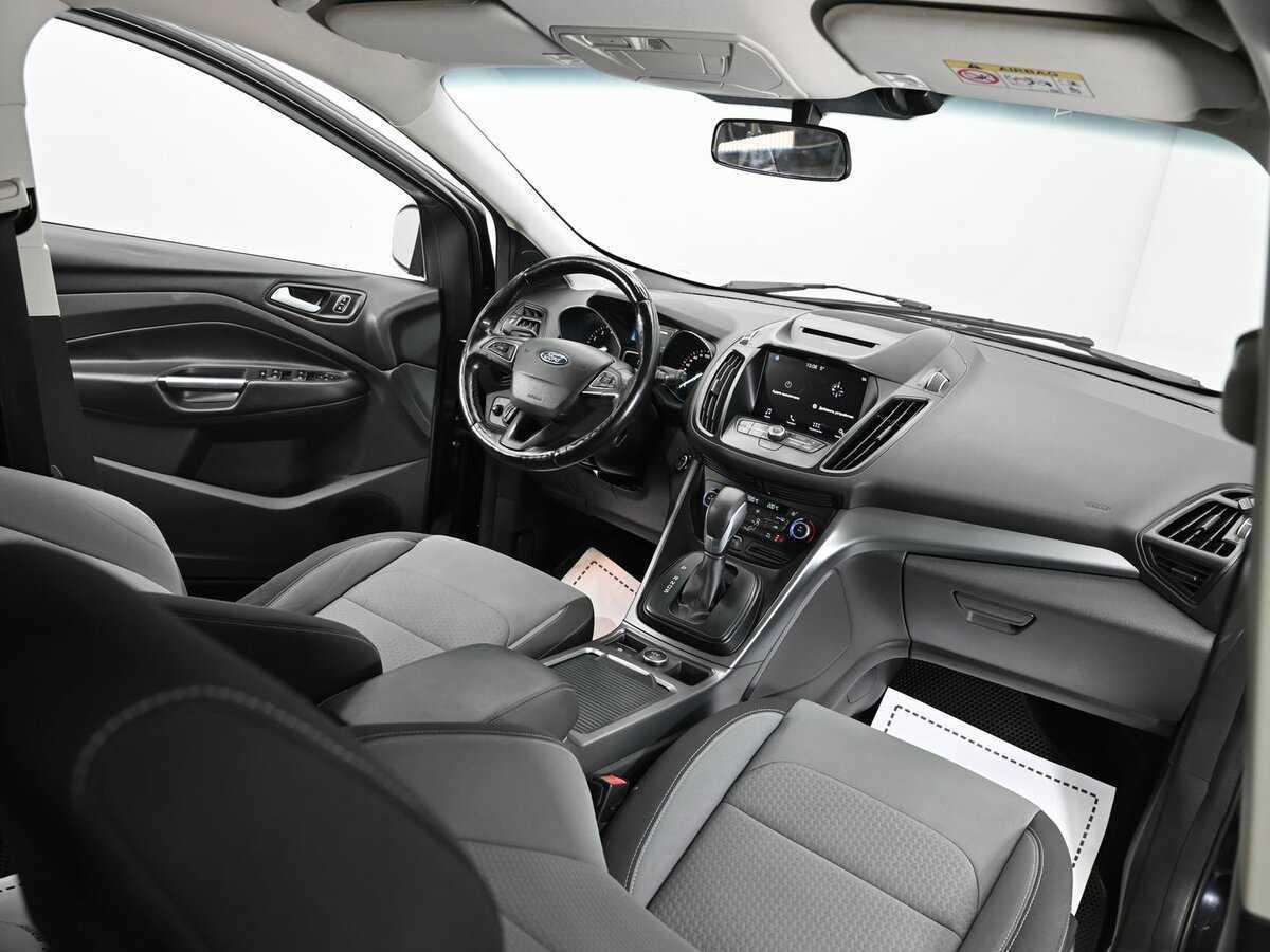 Ford Kuga с пробегом — 2017 год. Фото: #10