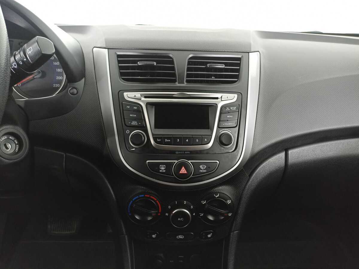 Hyundai Solaris с пробегом — 2016 год. Фото: #11