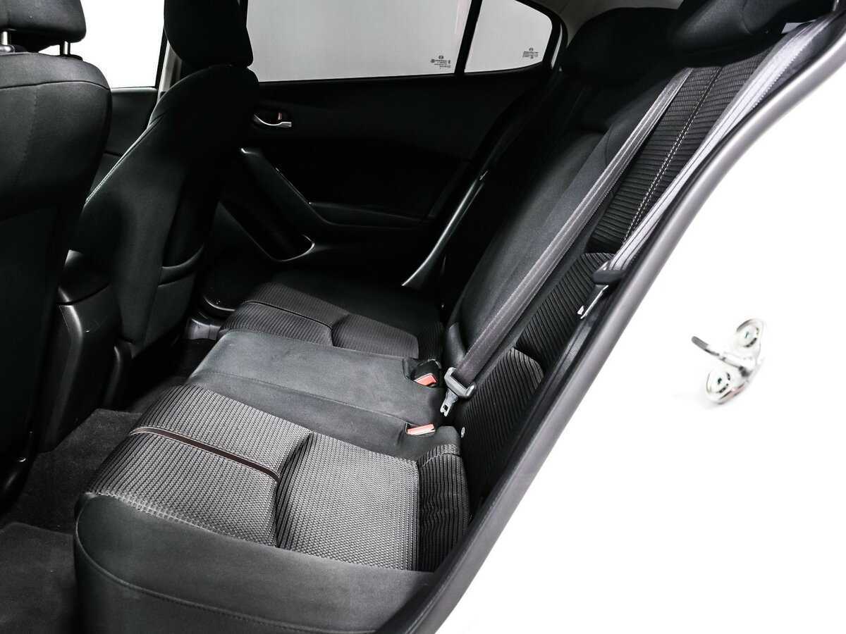 Mazda 3 с пробегом — 2018 год. Фото: #11