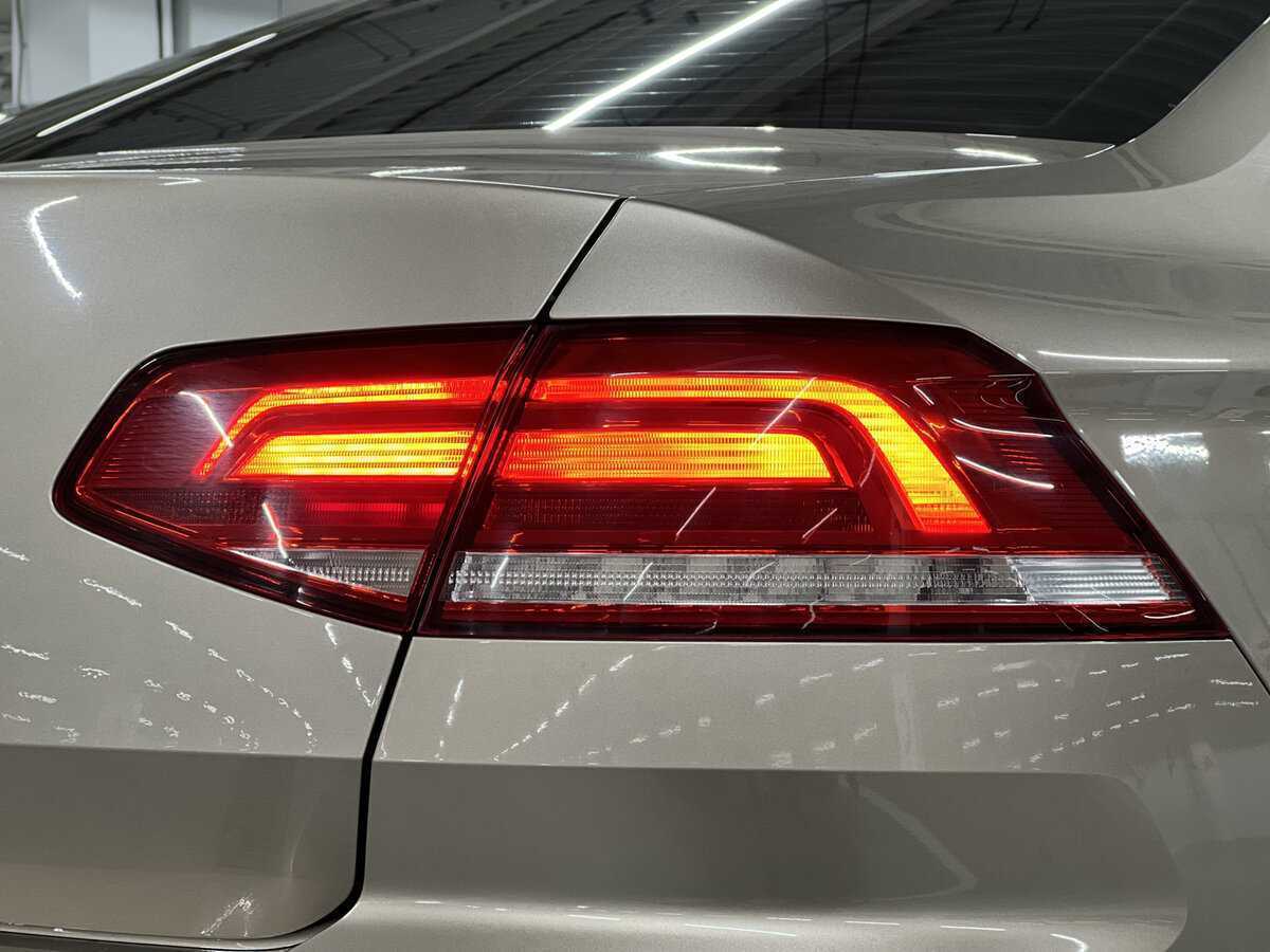 Volkswagen Passat с пробегом — 2016 год. Фото: #8