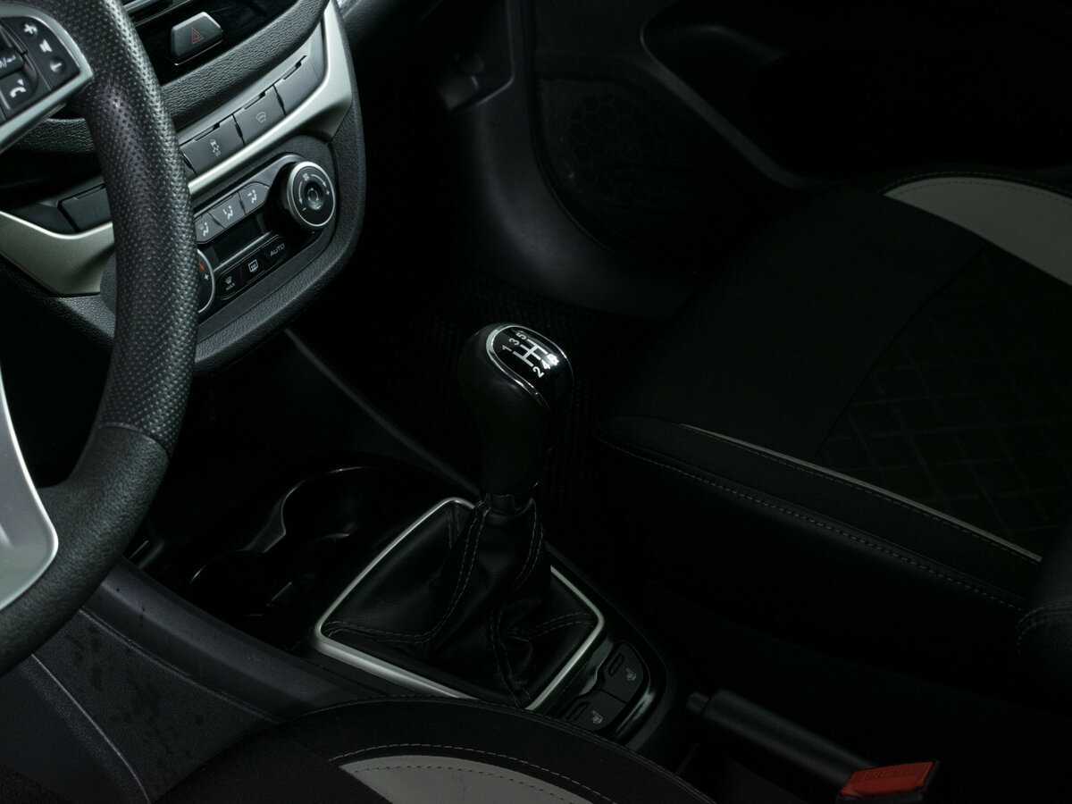 Lada (ВАЗ) Vesta с пробегом — 2019 год. Фото: #13