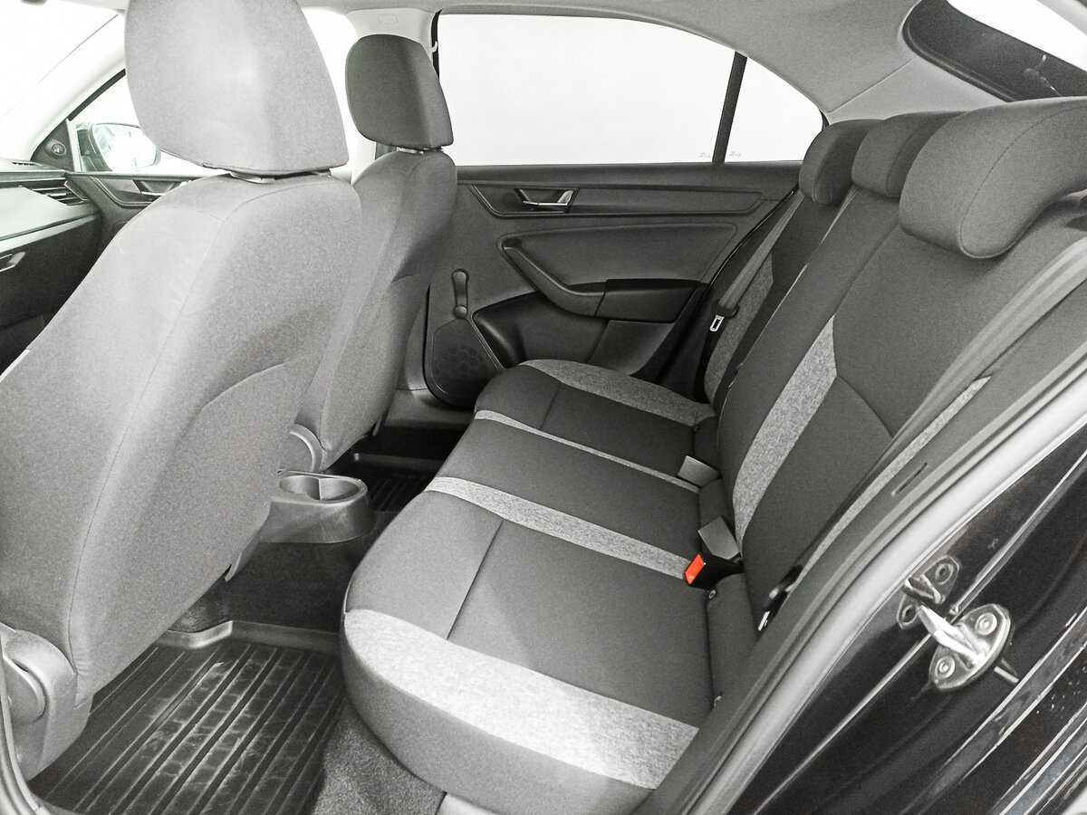 Skoda Rapid с пробегом — 2021 год. Фото: #9