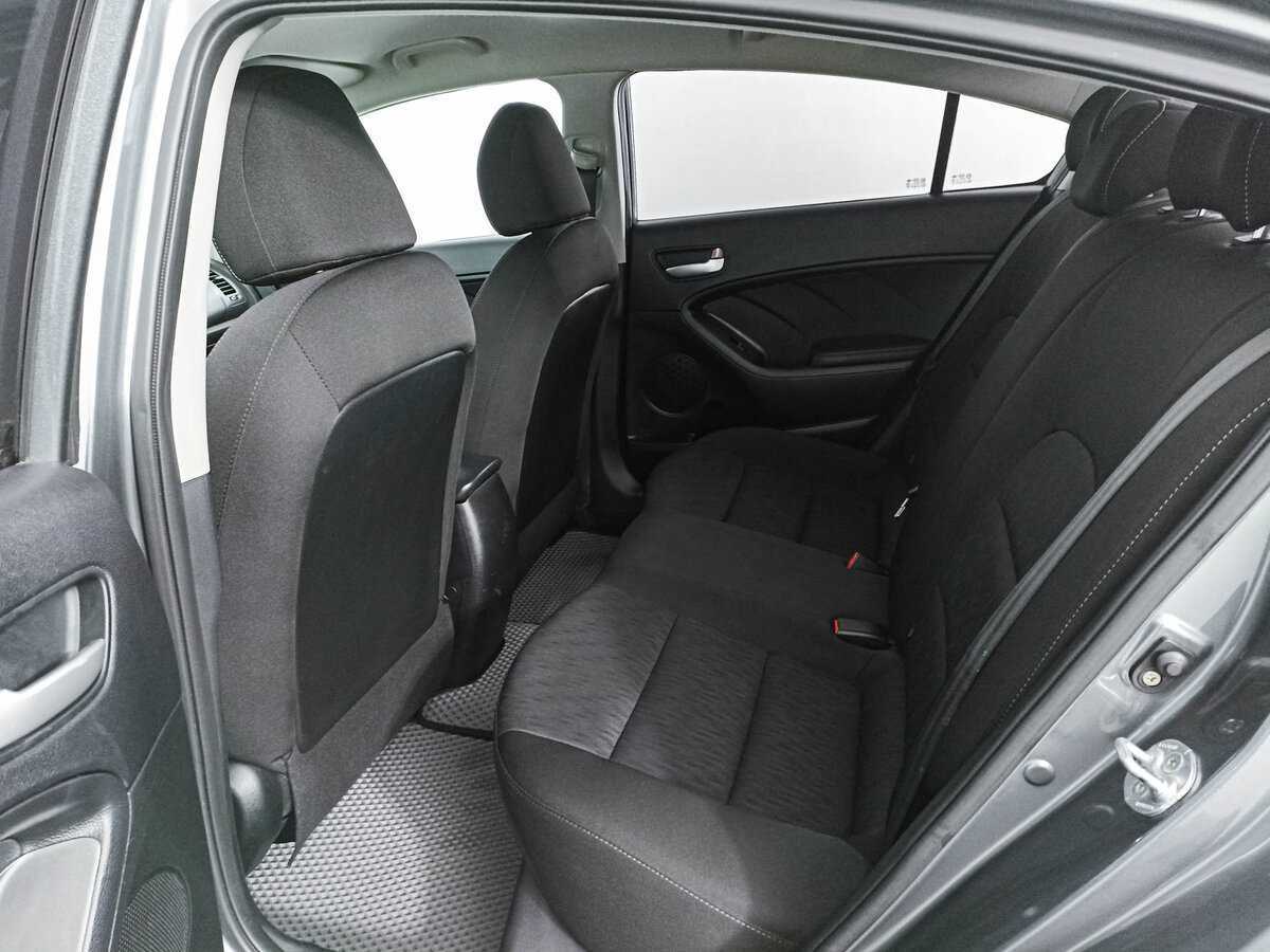 Kia Cerato с пробегом — 2014 год. Фото: #9