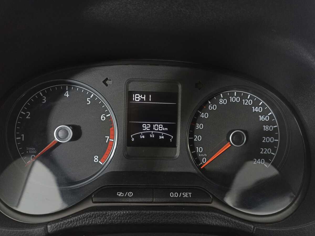 Volkswagen Polo с пробегом — 2020 год. Фото: #12