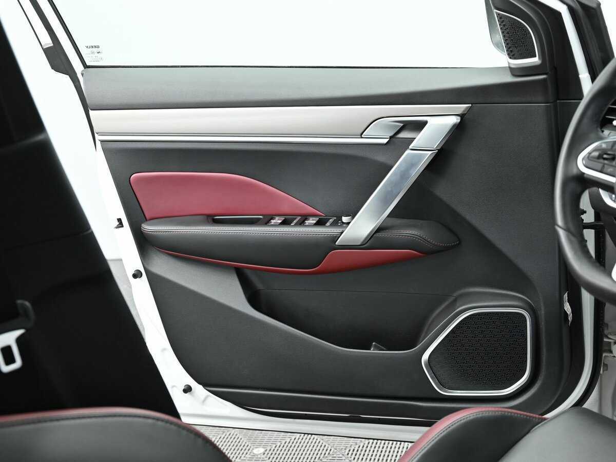 Geely Coolray с пробегом — 2022 год. Фото: #8