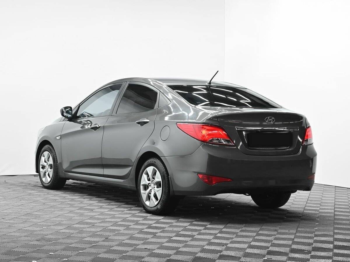 Hyundai Solaris с пробегом — 2014 год. Фото: #2