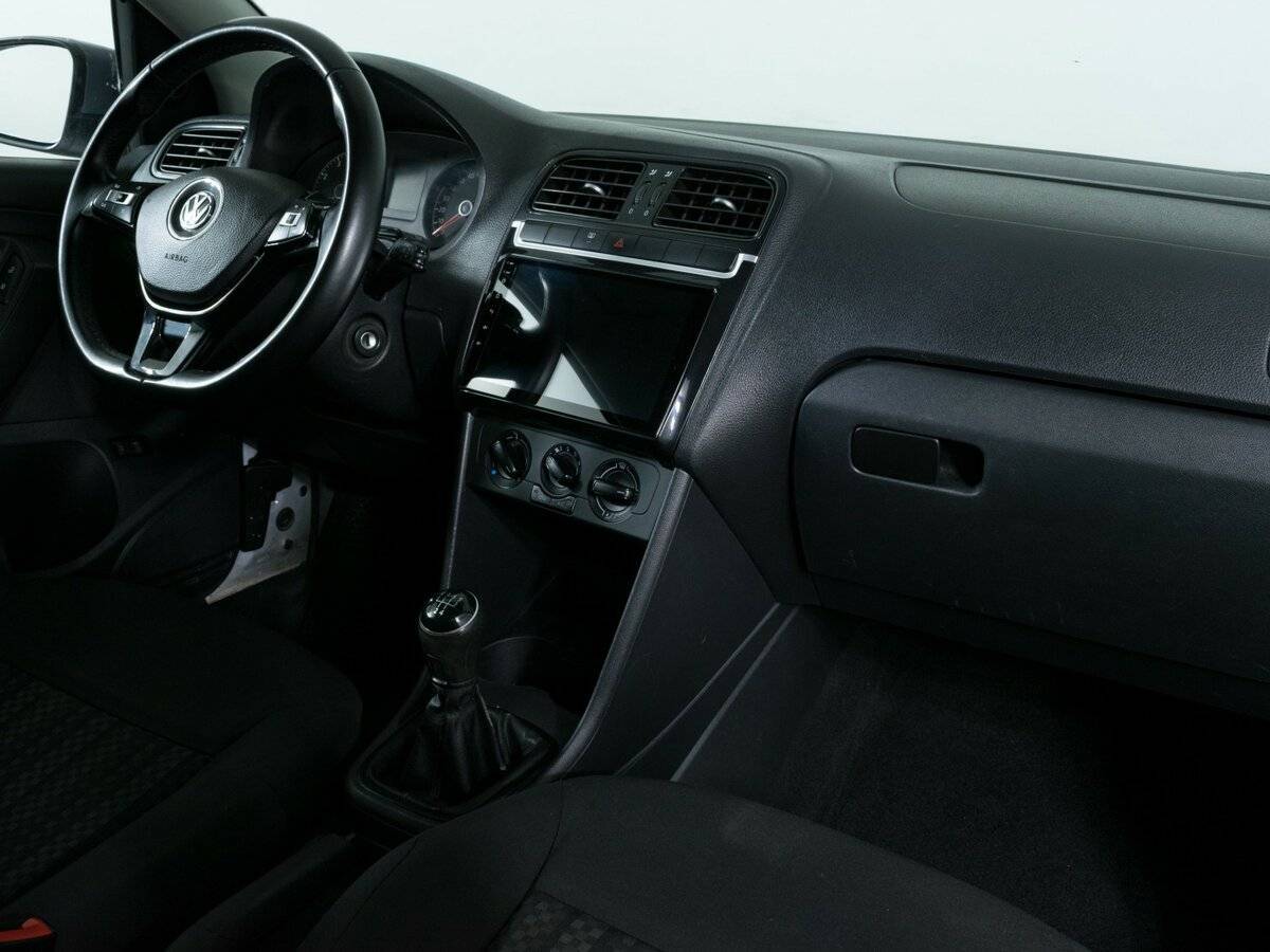 Volkswagen Polo с пробегом — 2018 год. Фото: #7
