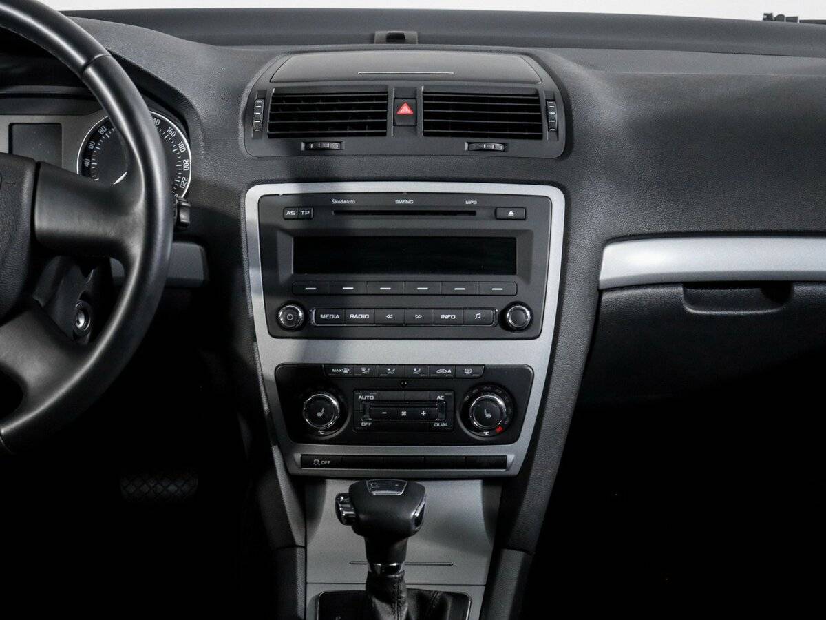 Skoda Octavia с пробегом — 2012 год. Фото: #10