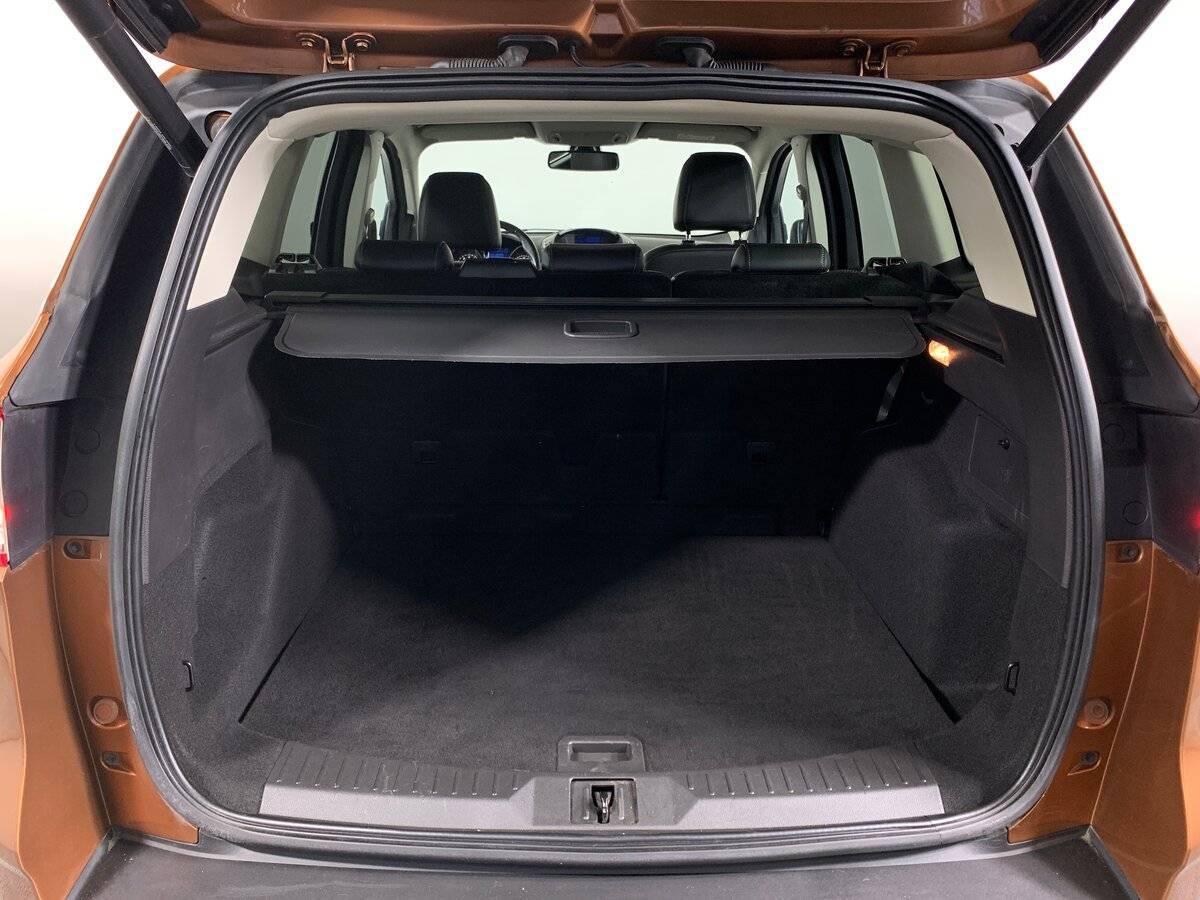 Ford Kuga с пробегом — 2014 год. Фото: #18