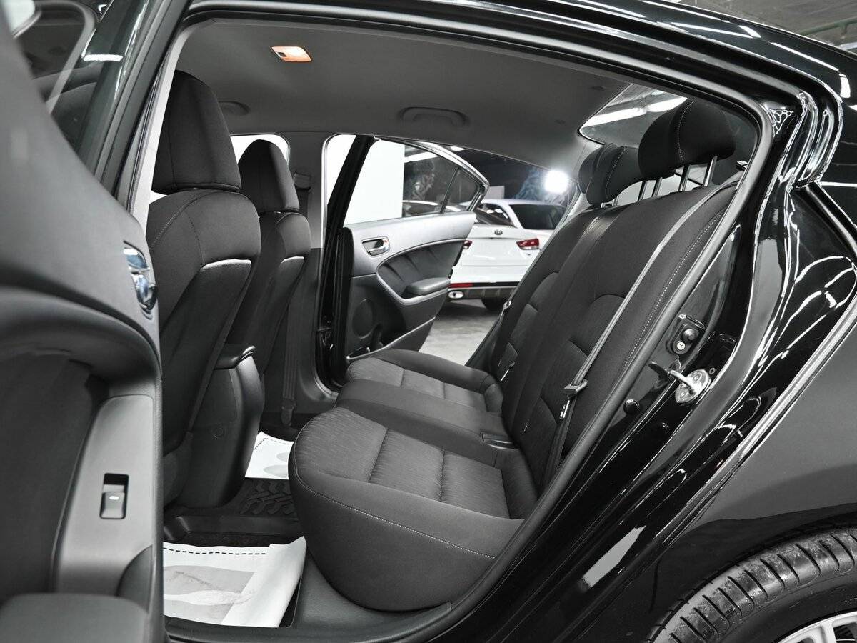 Kia Cerato с пробегом — 2015 год. Фото: #15