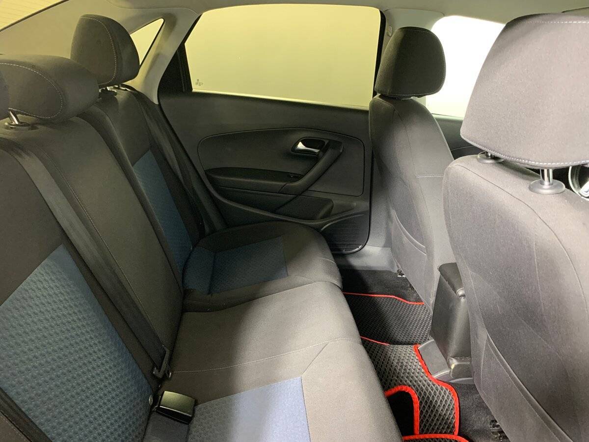 Volkswagen Polo с пробегом — 2013 год. Фото: #13