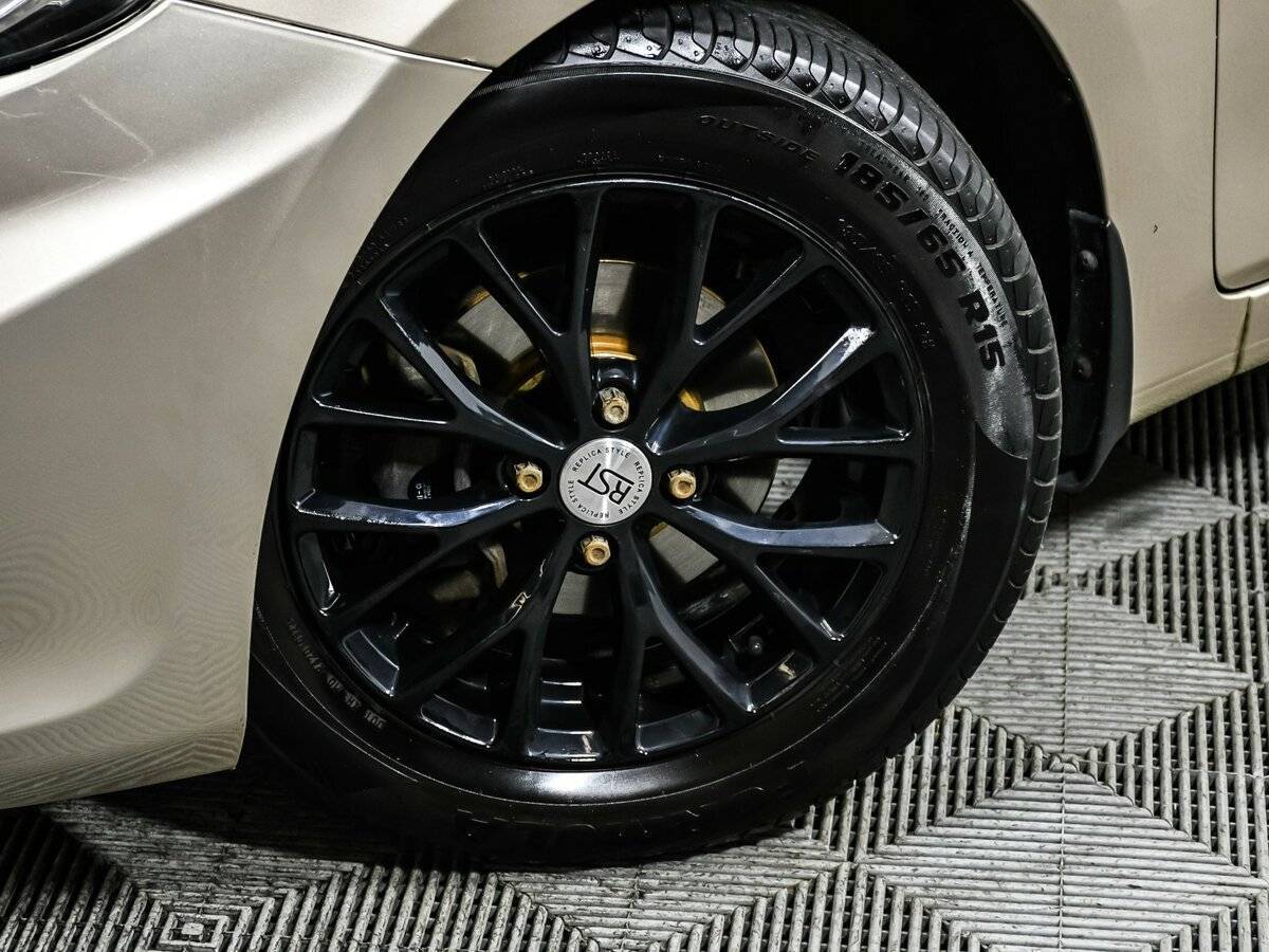 Hyundai Solaris с пробегом — 2012 год. Фото: #13