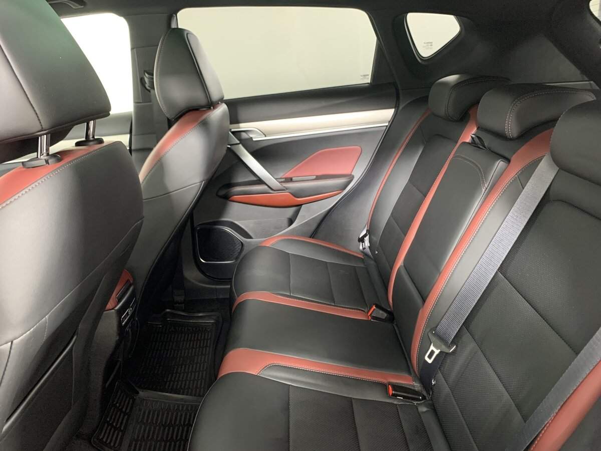 Geely Coolray с пробегом — 2022 год. Фото: #18