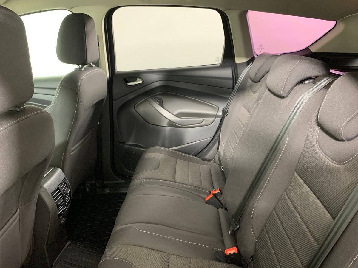 Ford Kuga с пробегом — 2016 год. Фото: #17