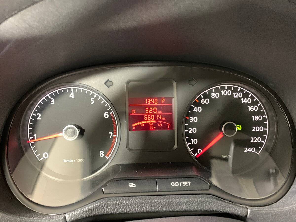 Volkswagen Polo с пробегом — 2014 год. Фото: #13