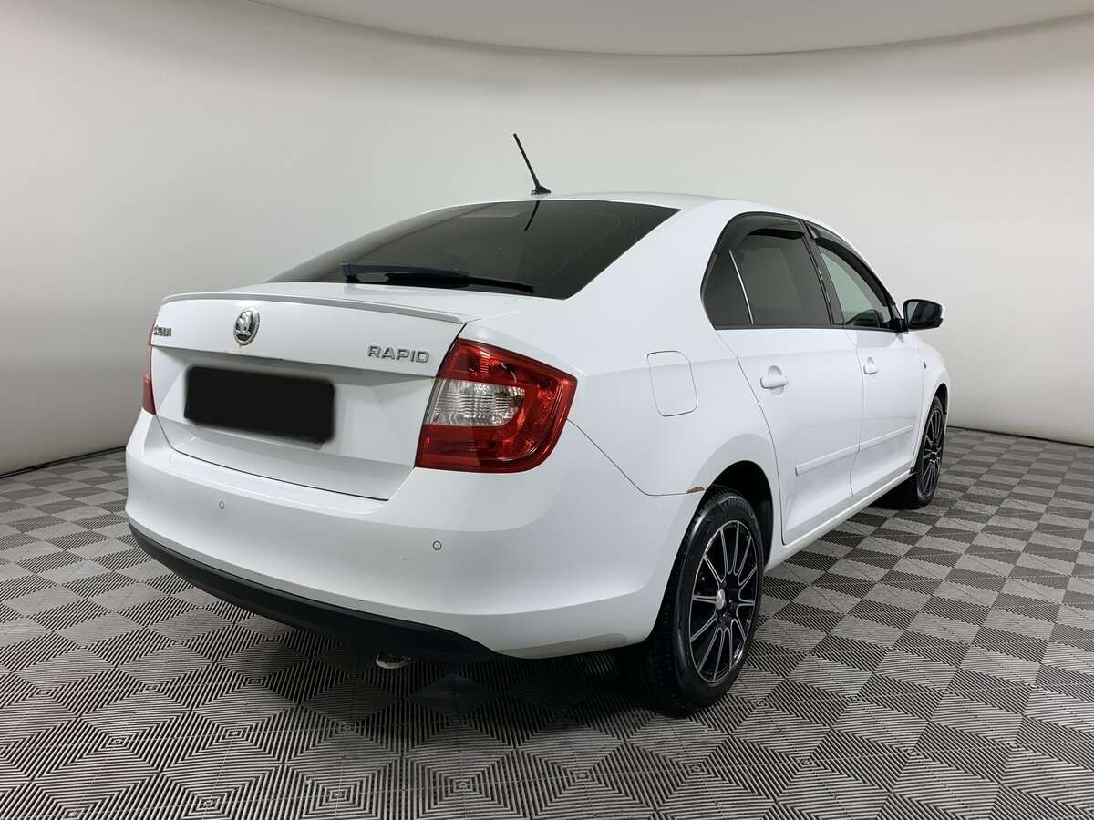 Skoda Rapid с пробегом — 2016 год. Фото: #4