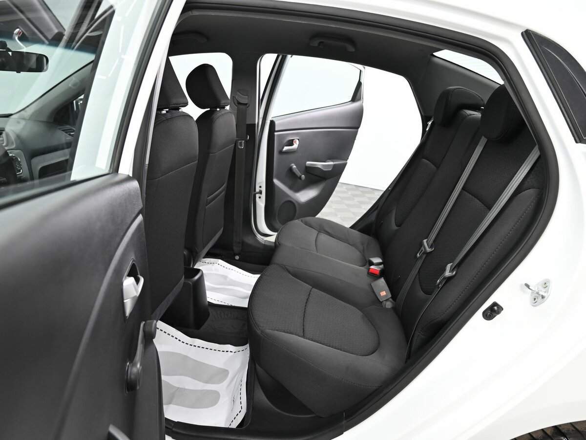 Kia Rio с пробегом — 2013 год. Фото: #14