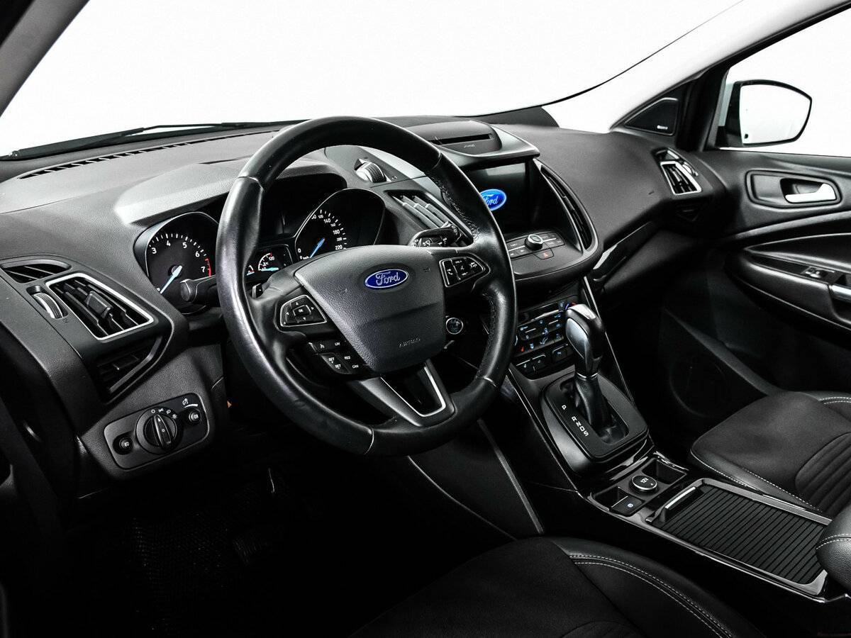 Ford Kuga с пробегом — 2017 год. Фото: #12
