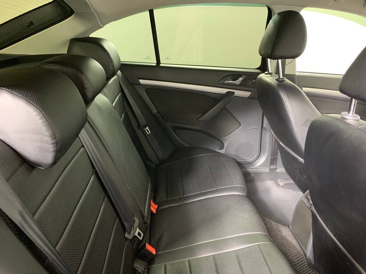 Skoda Octavia с пробегом — 2012 год. Фото: #16