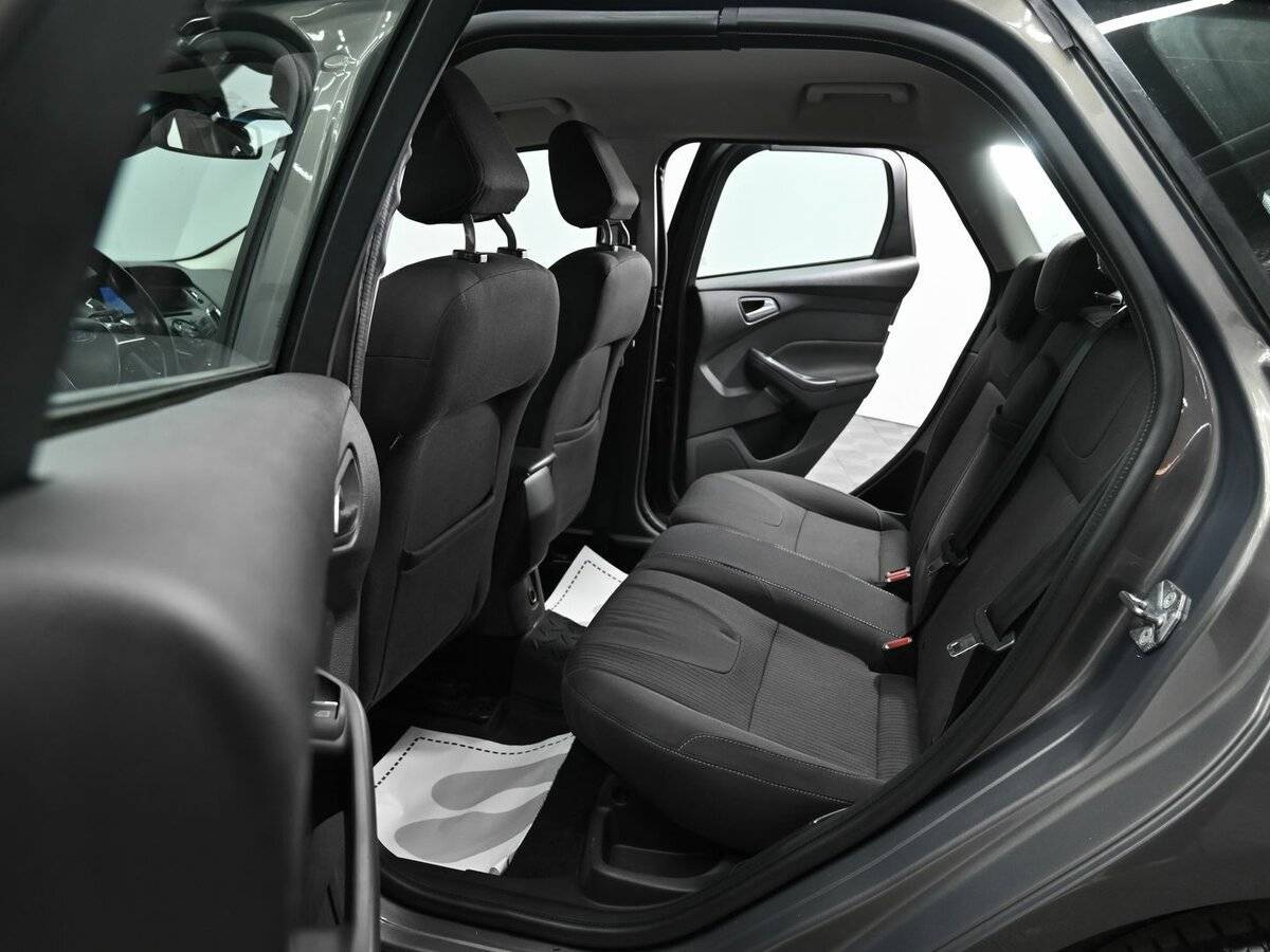 Ford Focus с пробегом — 2012 год. Фото: #12