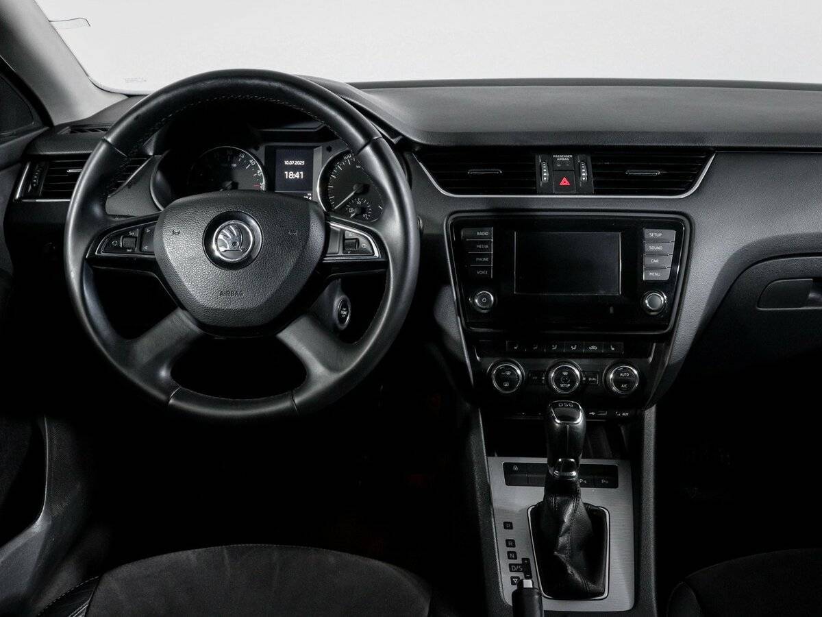 Skoda Octavia с пробегом — 2015 год. Фото: #11