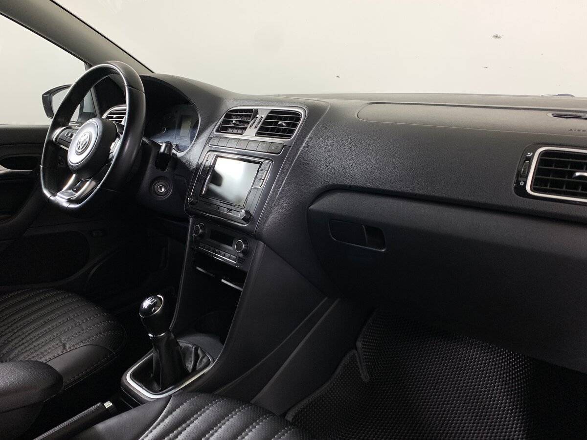 Volkswagen Polo с пробегом — 2019 год. Фото: #12