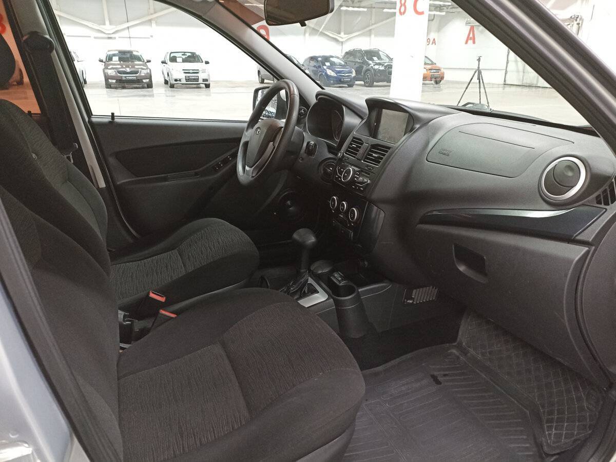 Lada (ВАЗ) Kalina с пробегом — 2013 год. Фото: #10