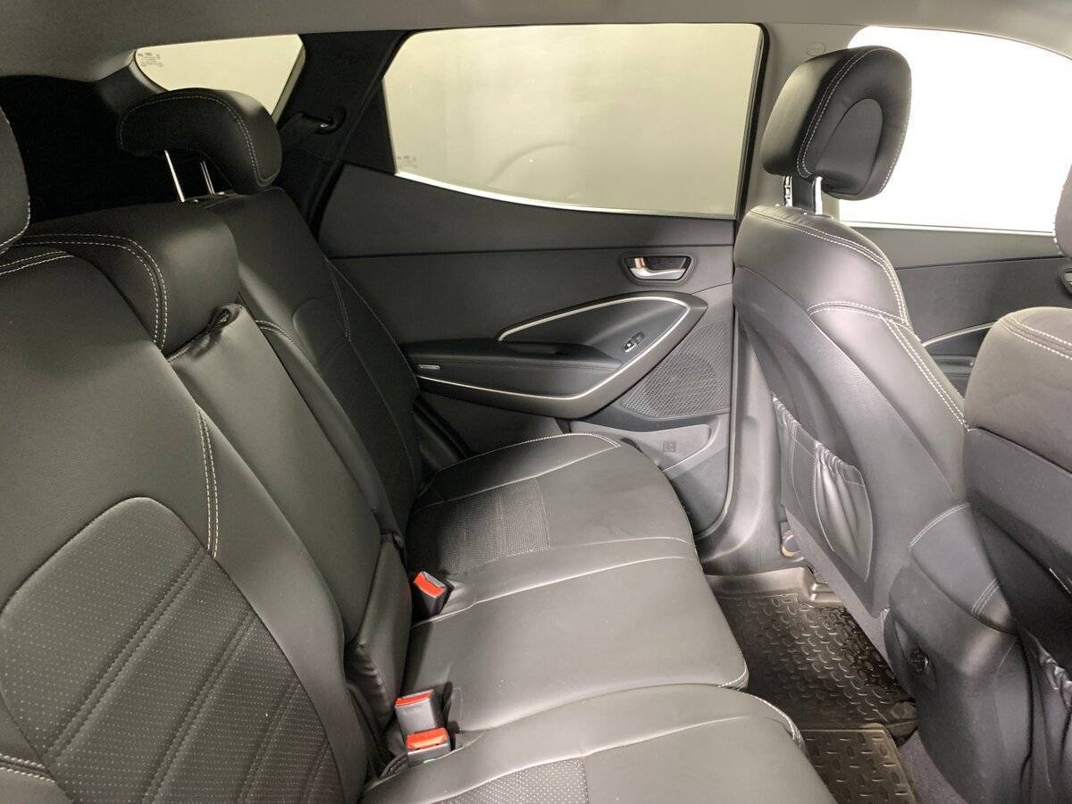 Hyundai Santa Fe с пробегом — 2014 год. Фото: #16