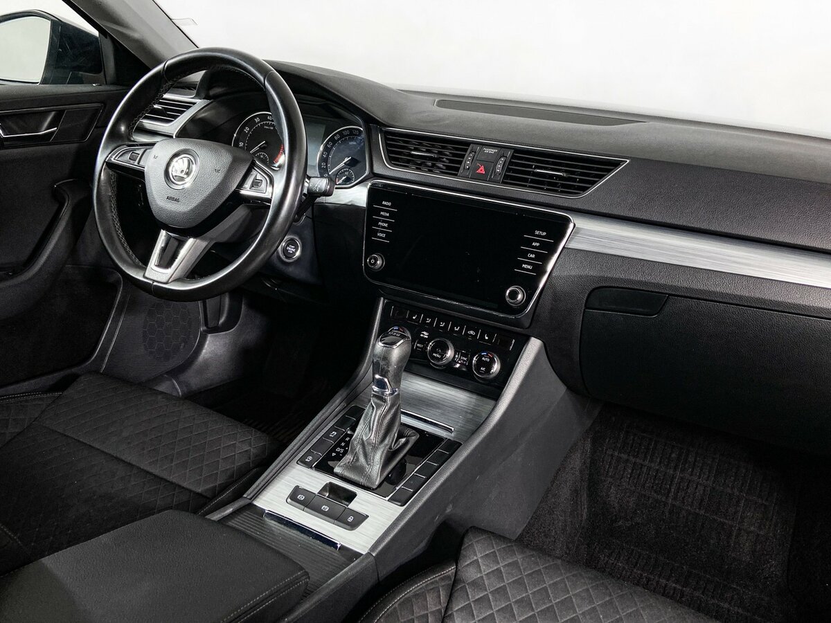 Skoda Superb с пробегом — 2020 год. Фото: #6