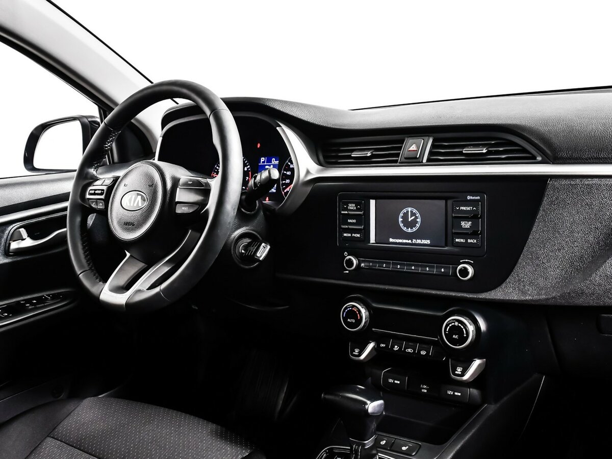 Kia Rio с пробегом — 2020 год. Фото: #6