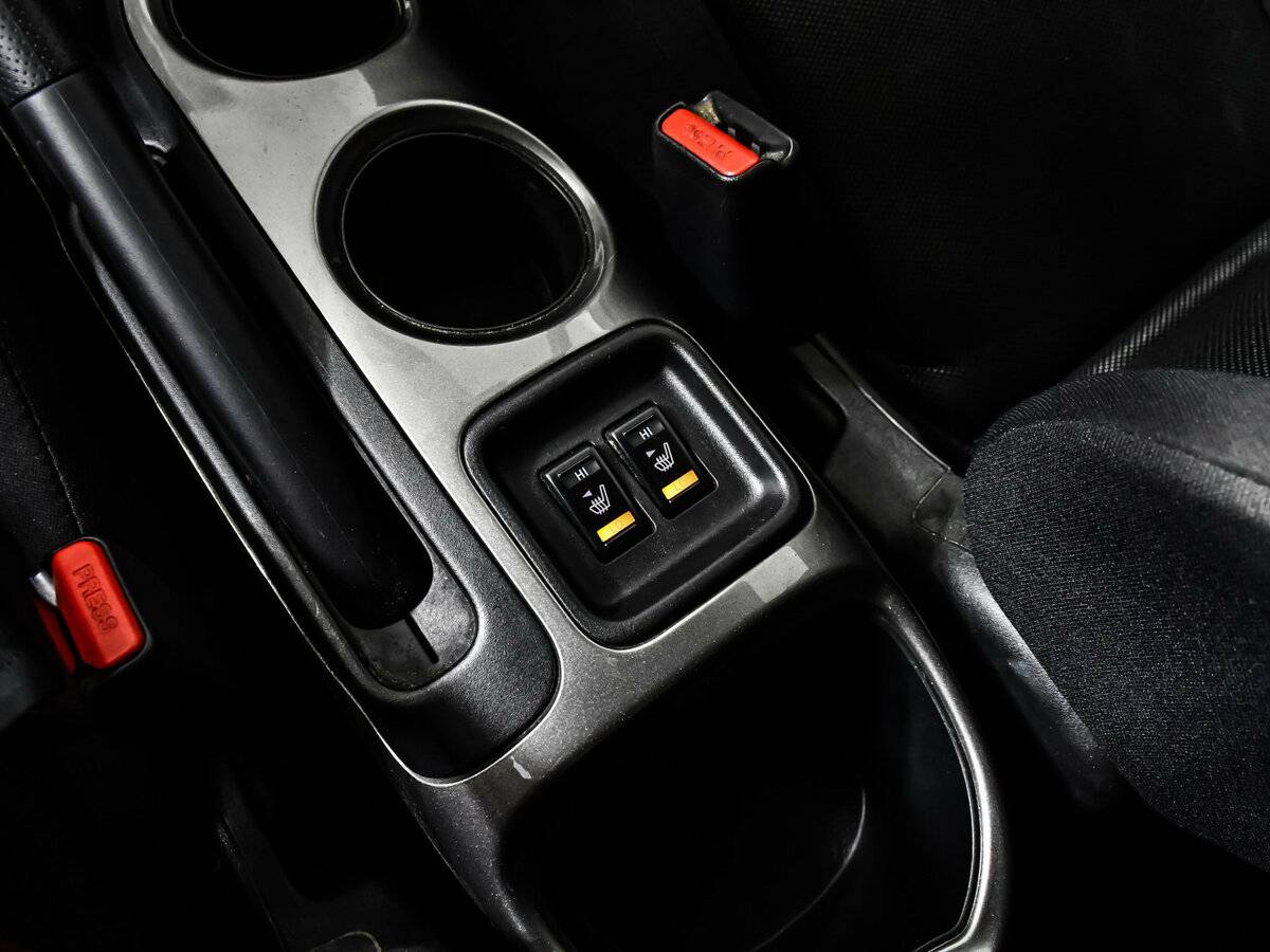 Nissan Juke с пробегом — 2012 год. Фото: #14