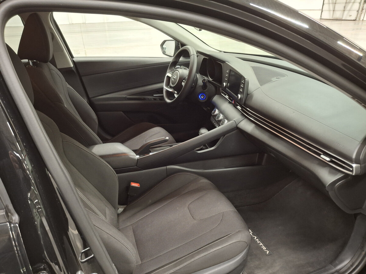 Hyundai Elantra с пробегом — 2020 год. Фото: #10