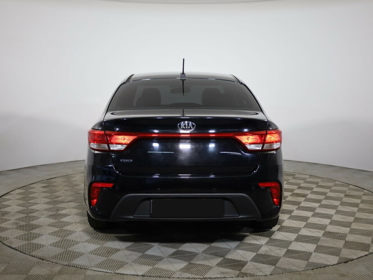 Kia Rio с пробегом — 2017 год. Фото: #5