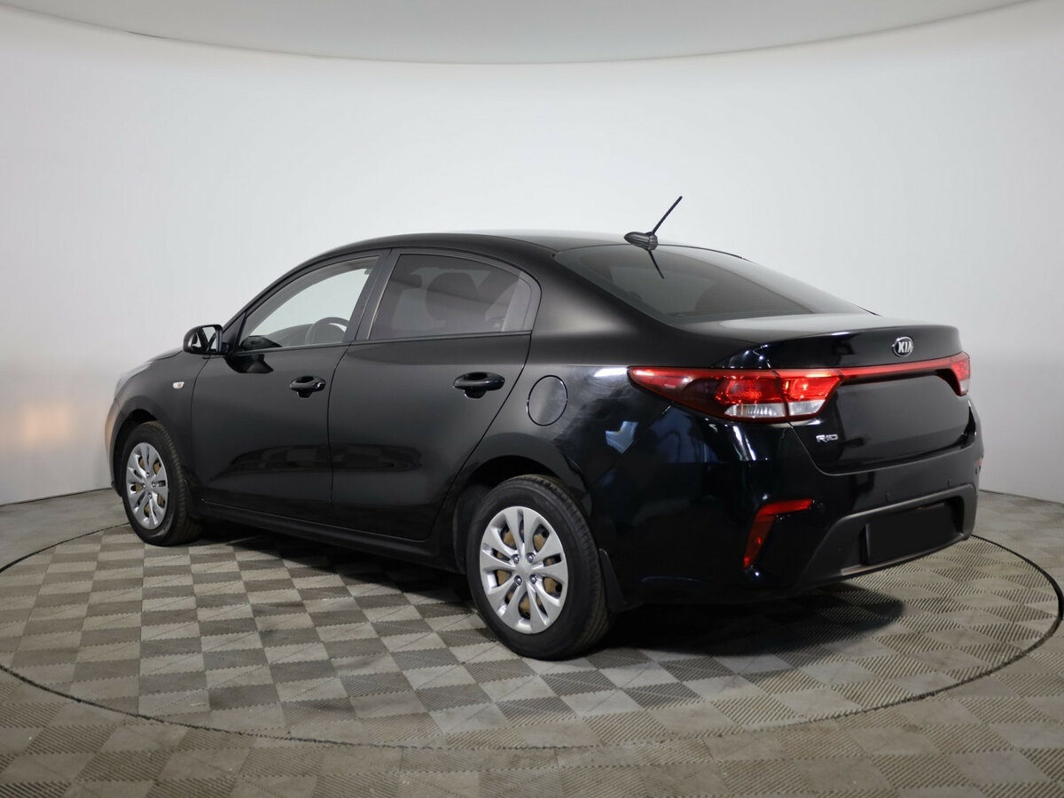 Kia Rio с пробегом — 2017 год. Фото: #6