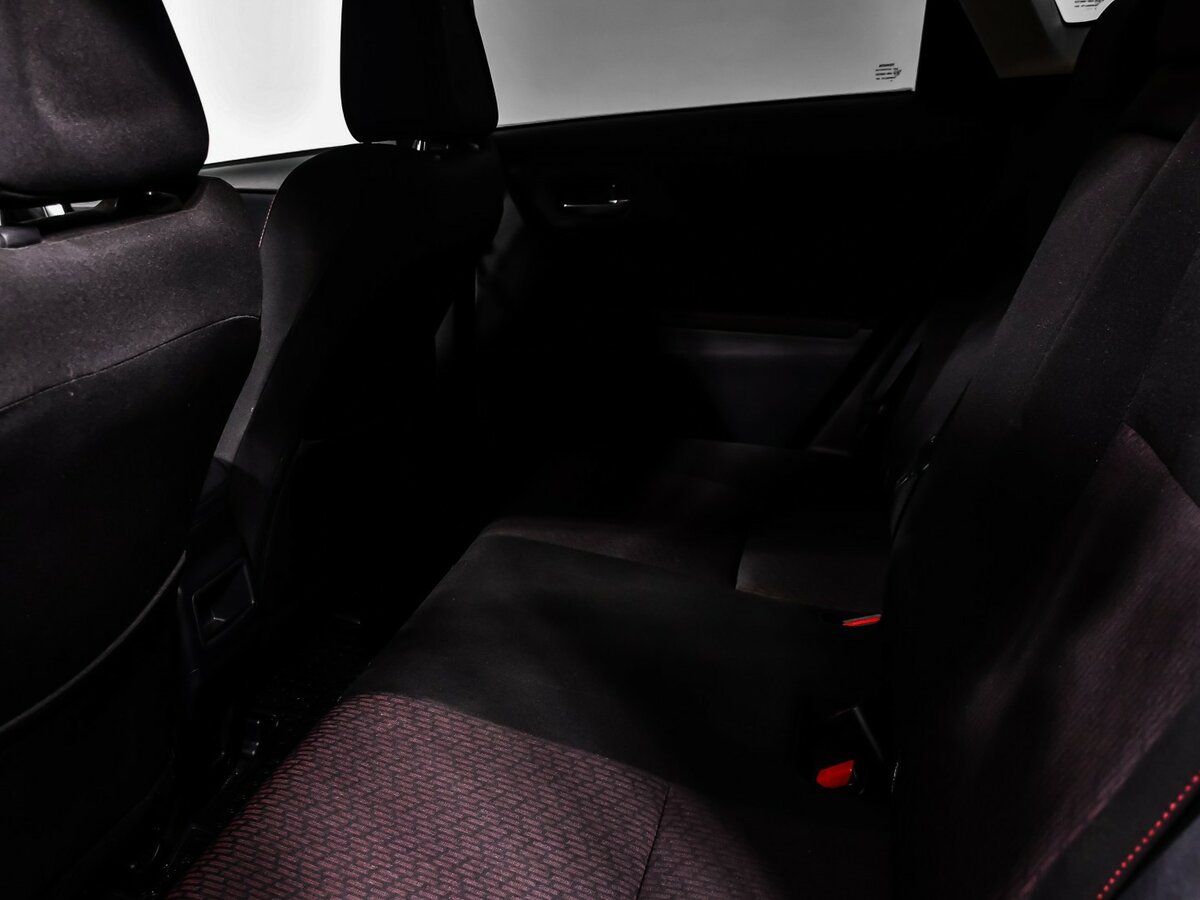 Toyota Auris с пробегом — 2014 год. Фото: #12