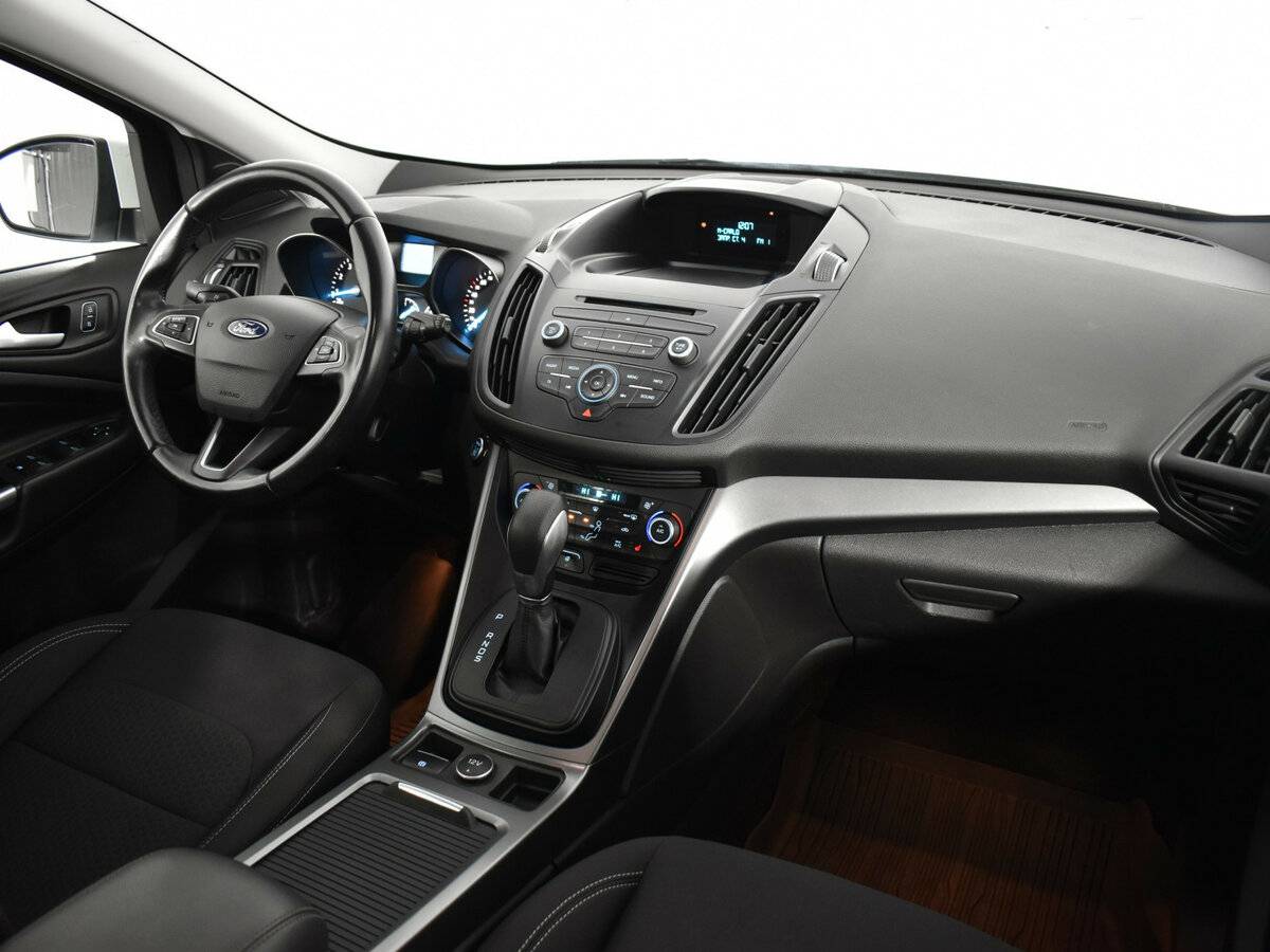 Ford Kuga с пробегом — 2017 год. Фото: #7