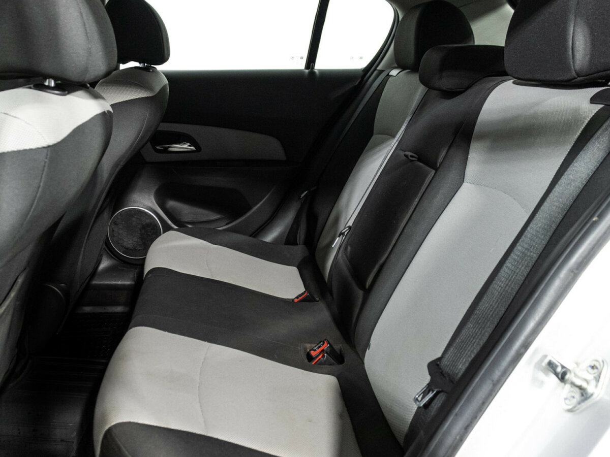 Chevrolet Cruze с пробегом — 2012 год. Фото: #9