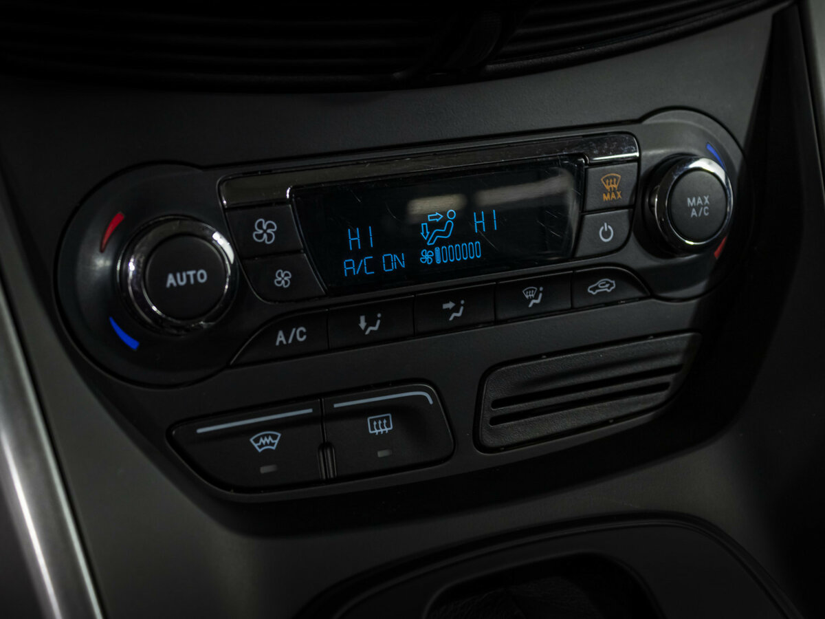 Ford Kuga с пробегом — 2015 год. Фото: #12