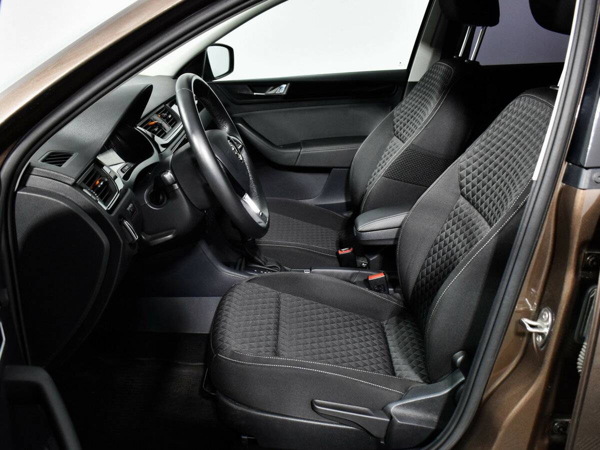 Skoda Rapid с пробегом — 2018 год. Фото: #9