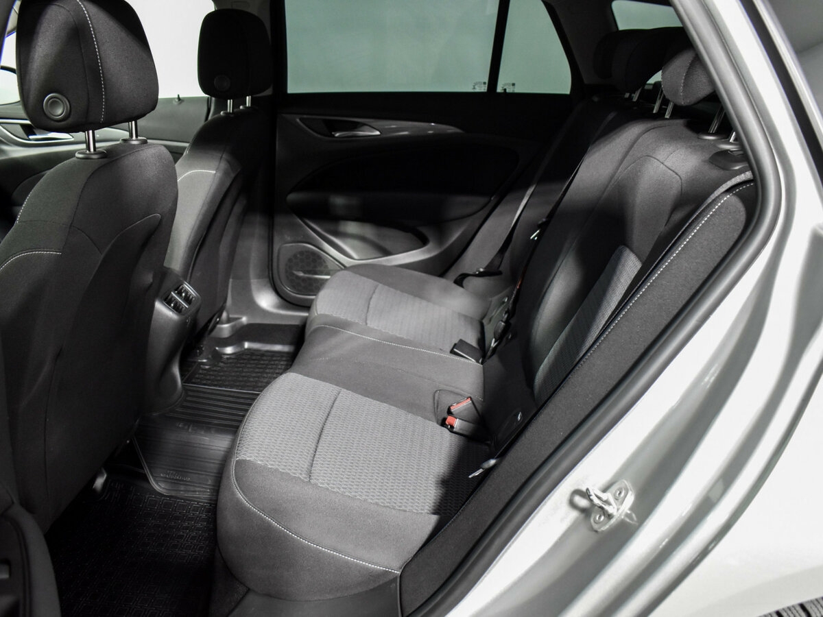 Opel Insignia с пробегом — 2020 год. Фото: #8